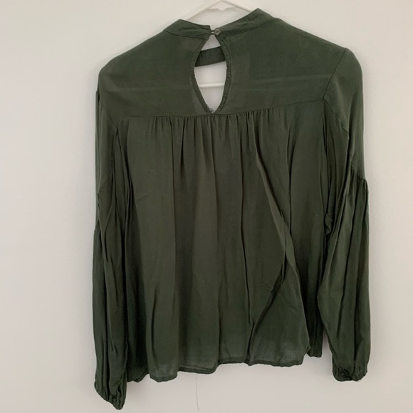 SOLD! Green BOHO Top - Picture 4 of 7
